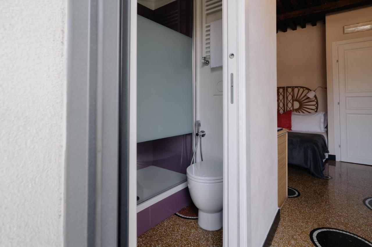 Le Stanze Del Piccadilly Hostel Genoa Bagian luar foto