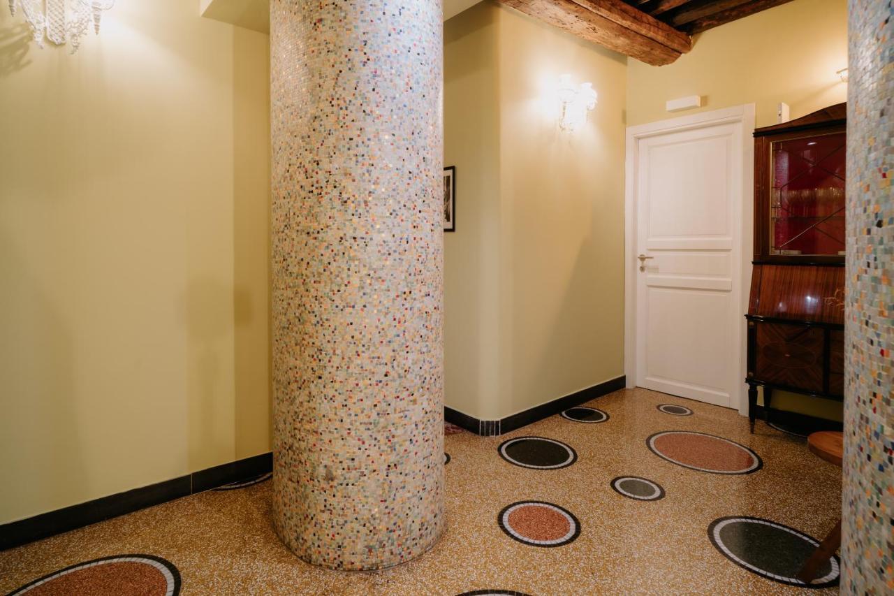 Le Stanze Del Piccadilly Hostel Genoa Bagian luar foto