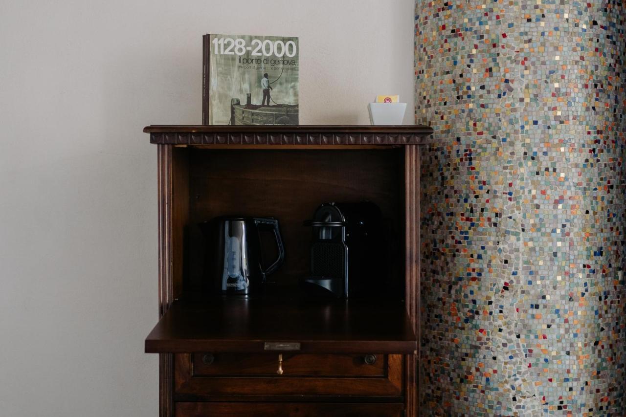 Le Stanze Del Piccadilly Hostel Genoa Bagian luar foto