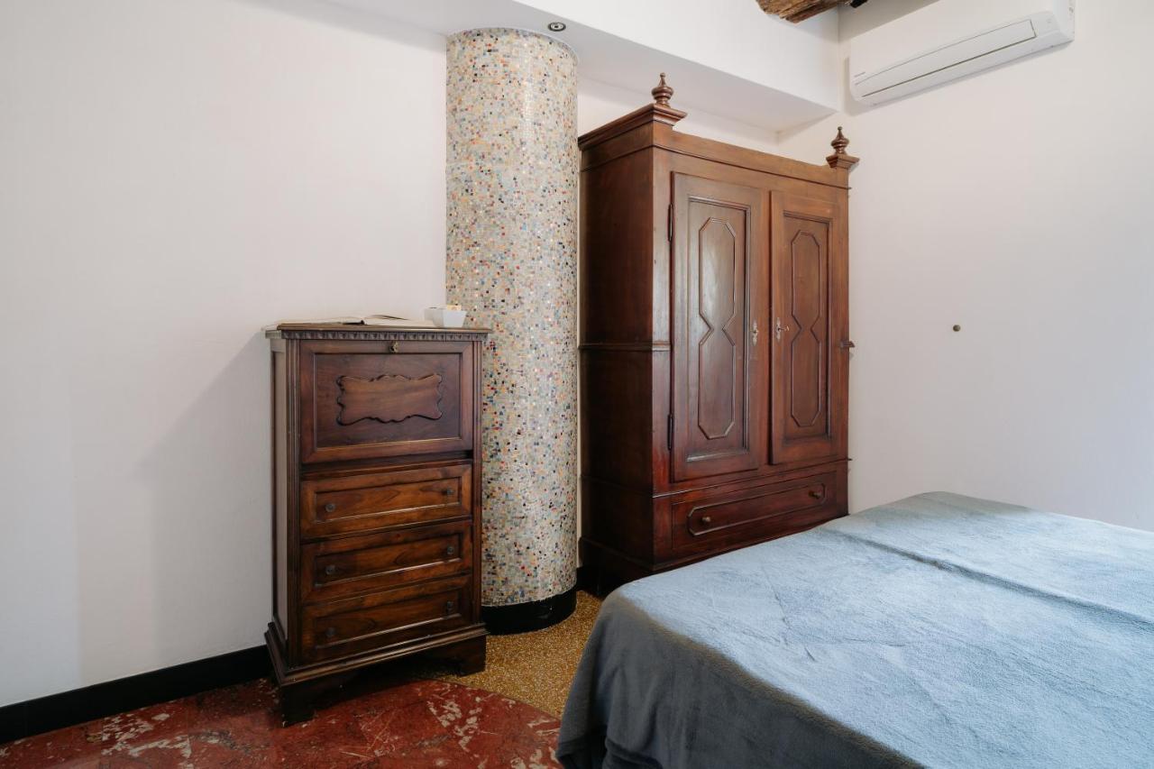 Le Stanze Del Piccadilly Hostel Genoa Bagian luar foto