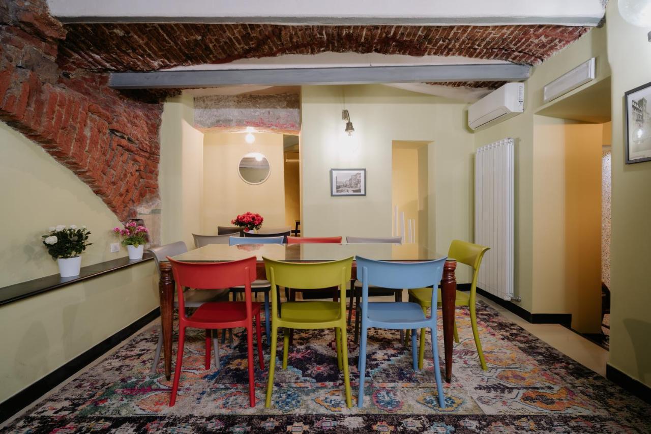 Le Stanze Del Piccadilly Hostel Genoa Bagian luar foto