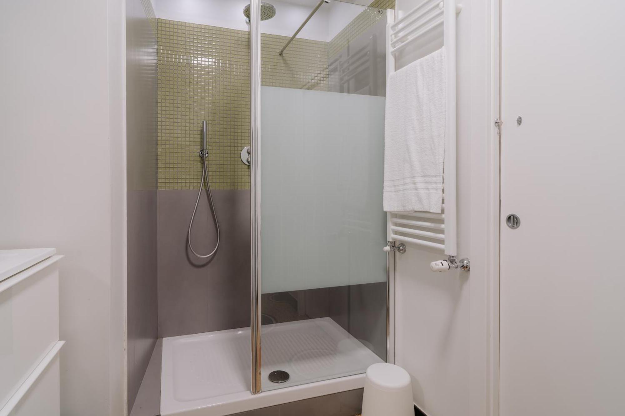 Le Stanze Del Piccadilly Hostel Genoa Bagian luar foto