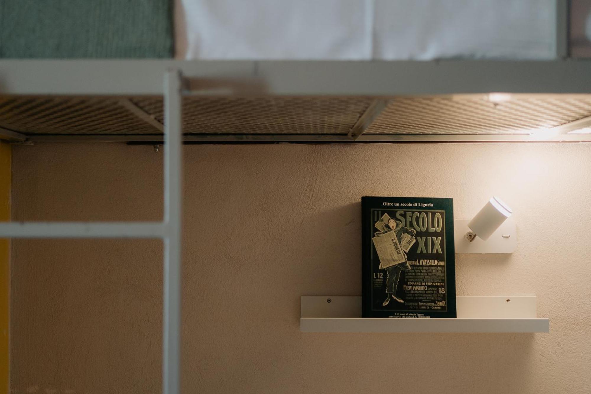 Le Stanze Del Piccadilly Hostel Genoa Bagian luar foto