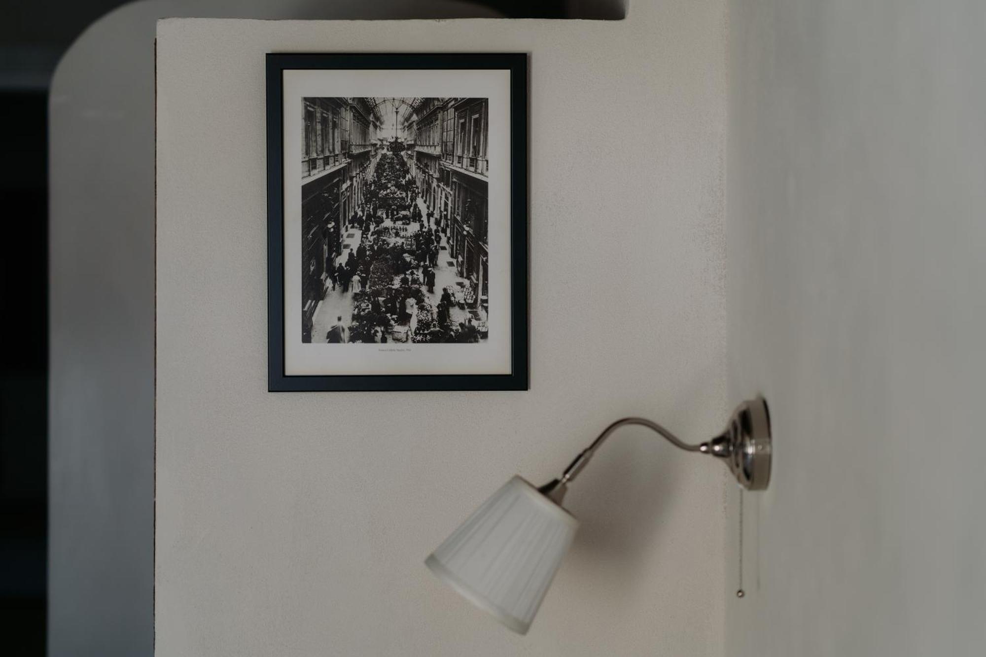 Le Stanze Del Piccadilly Hostel Genoa Bagian luar foto